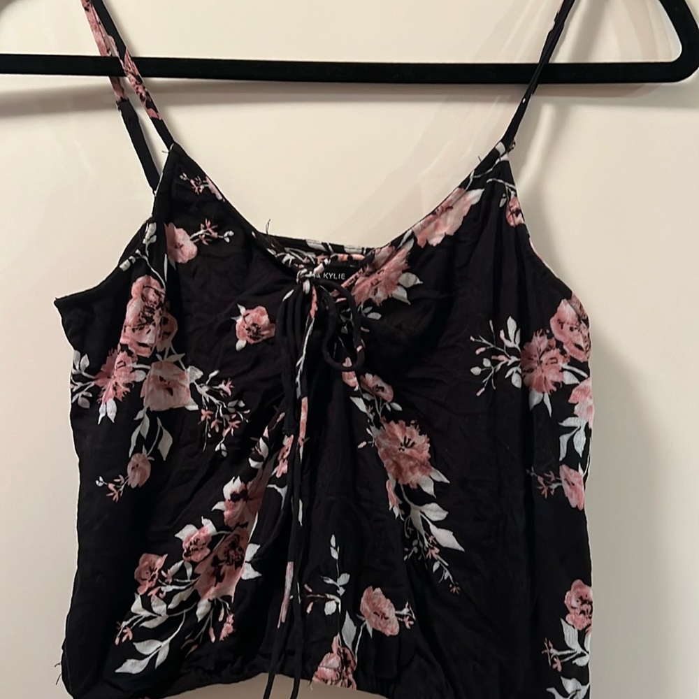 Cute cropped shirt